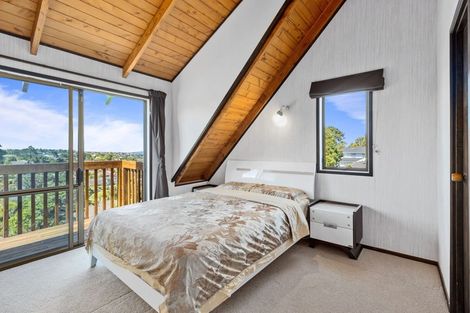 Photo of property in 5 Malters Place, Browns Bay, Auckland, 0630