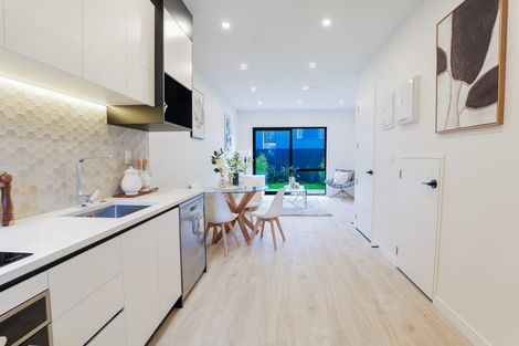 Photo of property in 42 Kiato Lane, Flat Bush, 2019
