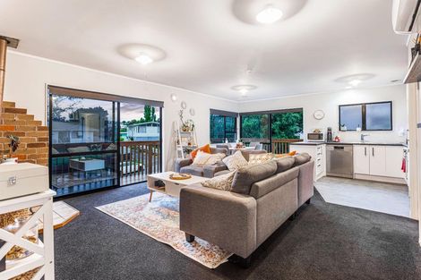 Photo of property in 59 Reynella Drive, Massey, Auckland, 0614