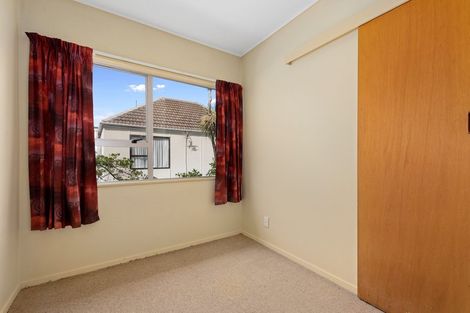 Photo of property in 218u8 Onepu Road, Lyall Bay, Wellington, 6022