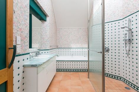 Photo of property in 4a Neeve Place, Taradale, Napier, 4112