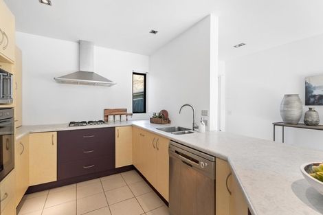 Photo of property in 2/1 Maple Court, Arthurs Point, Queenstown, 9371