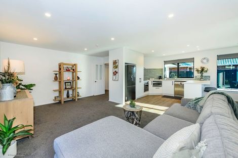 Photo of property in 2/32 Anglesea Avenue, Parklands, Christchurch, 8083