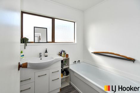 Photo of property in 2/2 Short Street, Papakura, 2110