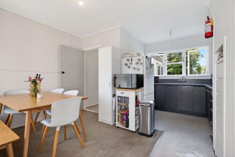Photo of property in 4 Renfrew Place, Highbury, Palmerston North, 4412
