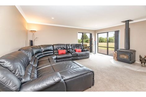 Photo of property in 16 Thorndon Close, Kirwee, Darfield, 7571