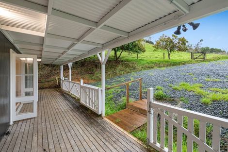Photo of property in 378 Whitmore Road, Tawharanui Peninsula, Warkworth, 0986