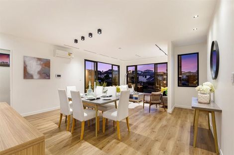 Photo of property in 16 Kuaha Road, Massey, Auckland, 0614