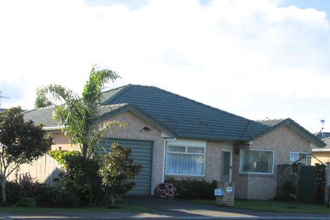 Photo of property in 17 Francis Skinner Place, Orewa, 0931