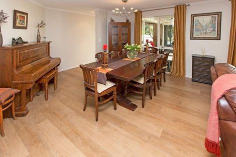 Photo of property in 36 Kittiwake Drive, Schnapper Rock, Auckland, 0632