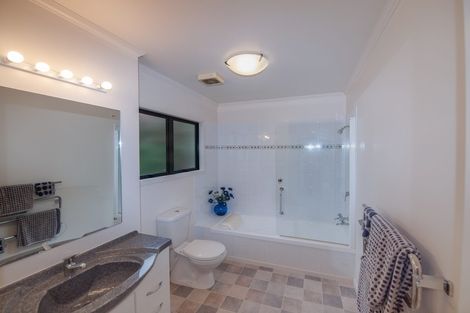 Photo of property in 16 Wantwood Grove, Churton Park, Wellington, 6037