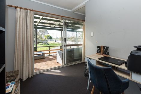 Photo of property in 60 Svenson Road, Waipukurau, 4200