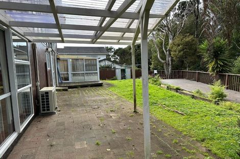 Photo of property in 11 Ravenstone Place, Chatswood, Auckland, 0626