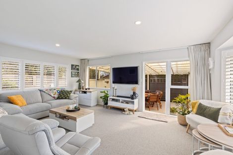 Photo of property in 5 Tamati Place, Merrilands, New Plymouth, 4312