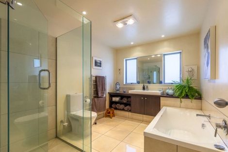 Photo of property in 15 Maharakeke Road, Waipukurau, 4281