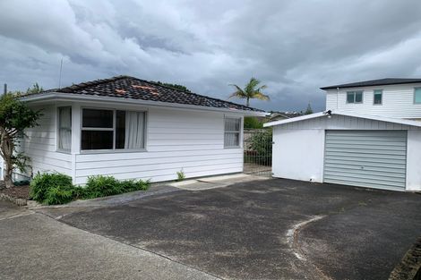 Photo of property in 1/4 Orton Street, Glenfield, Auckland, 0627