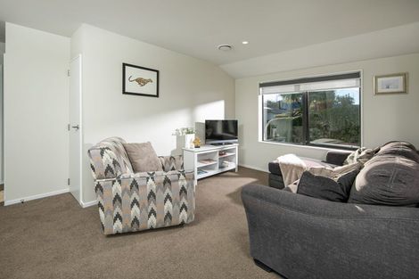Photo of property in 8 Pukeko Place, Wanaka, 9305