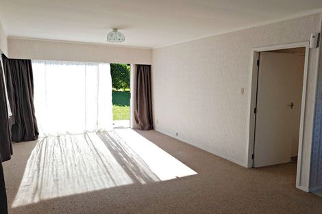 Photo of property in 2/10 Pamela Place, New Lynn, Auckland, 0600