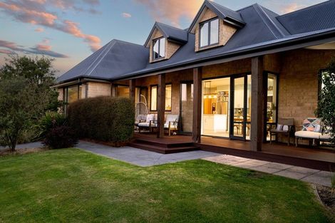 Photo of property in 23a Hyndhope Road, Kennedys Bush, Christchurch, 8025