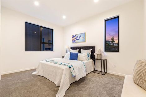 Photo of property in 16 Kuaha Road, Massey, Auckland, 0614