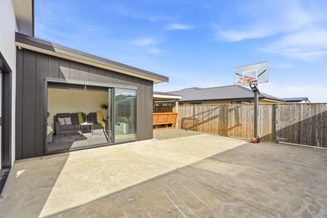 Photo of property in 71 Freedom Drive, Kelvin Grove, Palmerston North, 4414