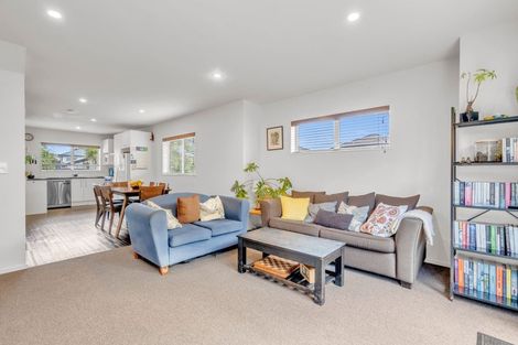 Photo of property in 33 Apple Orchard Way, Sunnyvale, Auckland, 0612