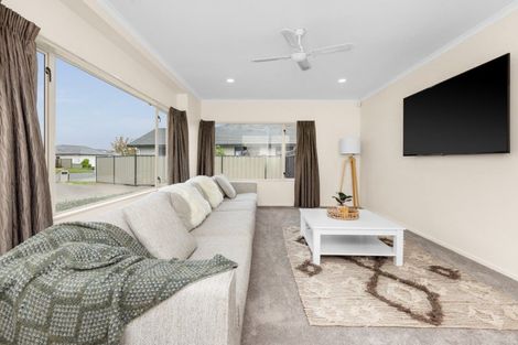 Photo of property in 13 Flemington Place, Taradale, Napier, 4112
