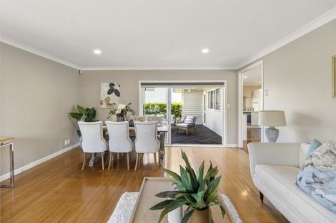 Photo of property in 65 Seacliffe Avenue, Belmont, Auckland, 0622