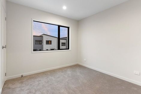Photo of property in 13 Awhi Lane, Massey, 0614