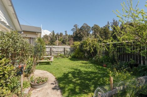 Photo of property in 129 Tipahi Street, Nelson South, Nelson, 7010