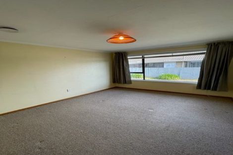 Photo of property in 53 Oriana Crescent, Hornby, Christchurch, 8042