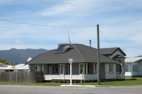 Photo of property in 89 Queen Street, Westport, 7825