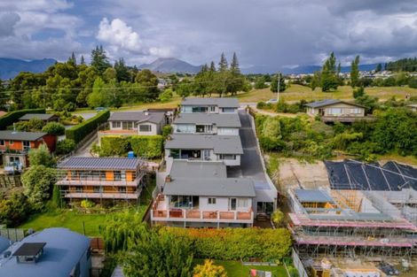 Photo of property in Lakeview Heights, 3/124 Lismore Street, Wanaka, 9305
