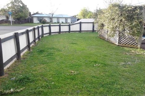 Photo of property in 1 Chatsworth Place, Highbury, Palmerston North, 4412