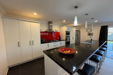 Photo of property in 40 Sunstone Crescent, Brown Owl, Upper Hutt, 5018