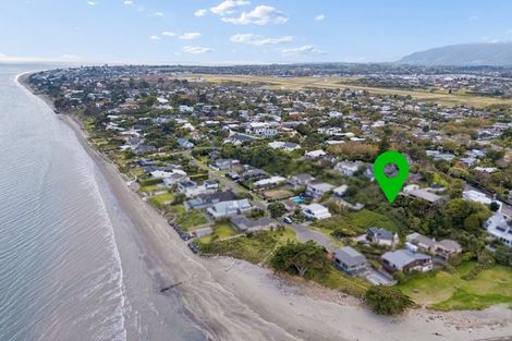 Photo of property in 19 Groves Road, Raumati Beach, Paraparaumu, 5032