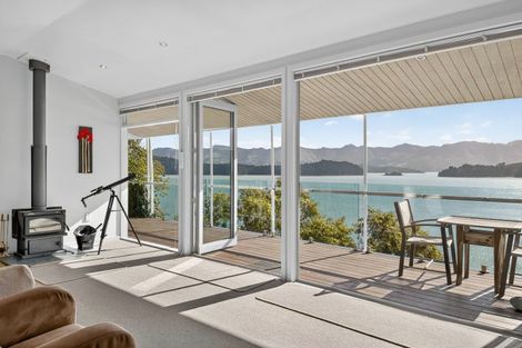 Photo of property in 348 Marine Drive, Charteris Bay, Governors Bay, 8971