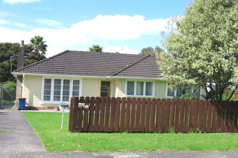 Photo of property in 19 Kervil Avenue, Te Atatu Peninsula, Auckland, 0610