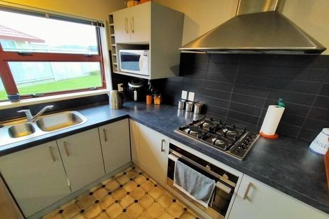 Photo of property in 52 Geneva Terrace, Kelvin Grove, Palmerston North, 4414