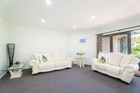 Photo of property in 53 Amesbury Drive, Churton Park, Wellington, 6037