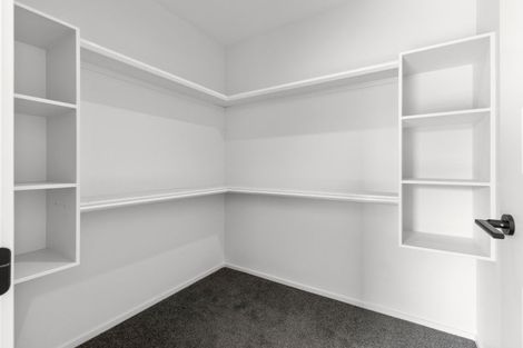 Photo of property in 42 Sardinia Grove, Fitzherbert, Palmerston North, 4410