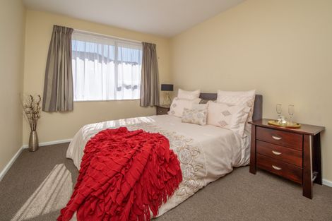 Photo of property in 19 Sturrocks Road, Redwood, Christchurch, 8051