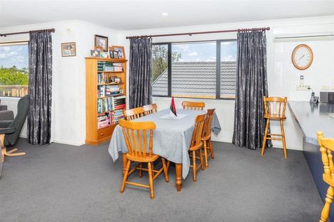 Photo of property in 13 Hadrians Way, Nawton, Hamilton, 3200