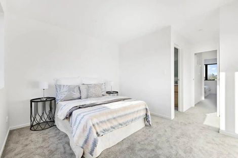 Photo of property in 101 Botany Road, Botany Downs, Auckland, 2010