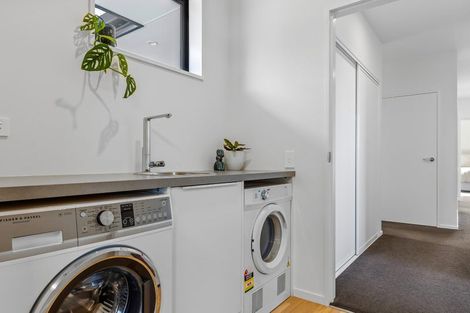 Photo of property in 89c Cascades Road, Pakuranga Heights, Auckland, 2010