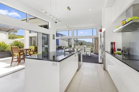 Photo of property in 5 Linacre Way, Tawa, Wellington, 5028