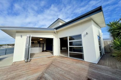 Photo of property in 50a Signal Street, Foxton Beach, Foxton, 4815