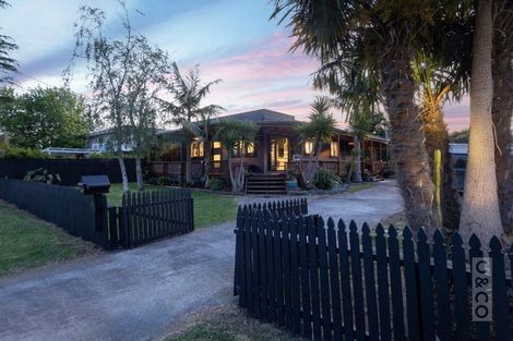 Photo of property in 50 Great North Road, Riverhead, 0820