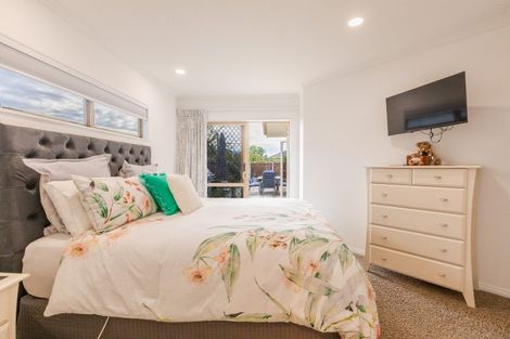 Photo of property in 14 Blythfield Place, Taradale, Napier, 4112