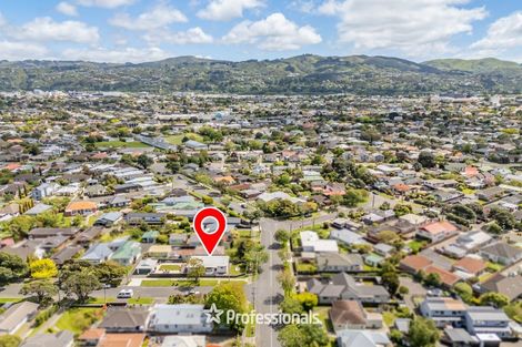 Photo of property in 32 Birdwood Road, Waterloo, Lower Hutt, 5011